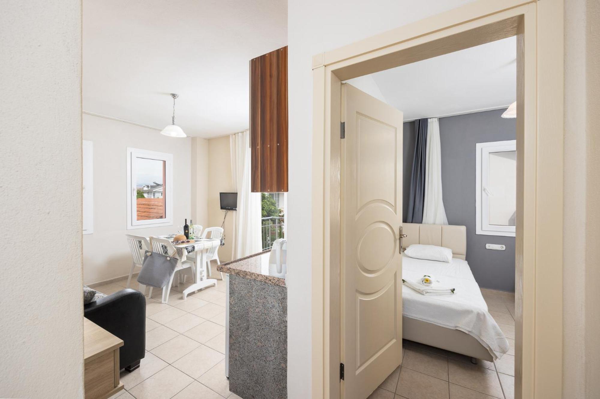 דליאן Safak Oasis Hotel מראה חיצוני תמונה